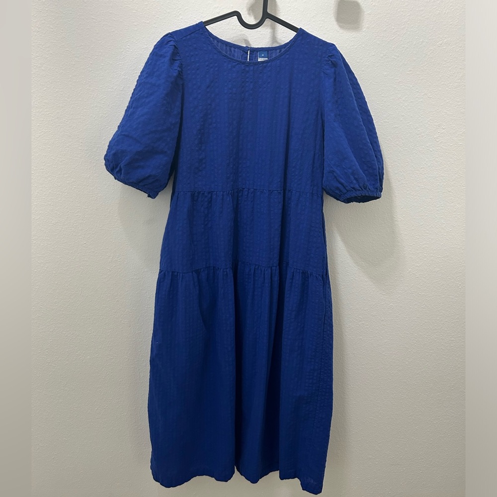 Gorgeous blue dress!